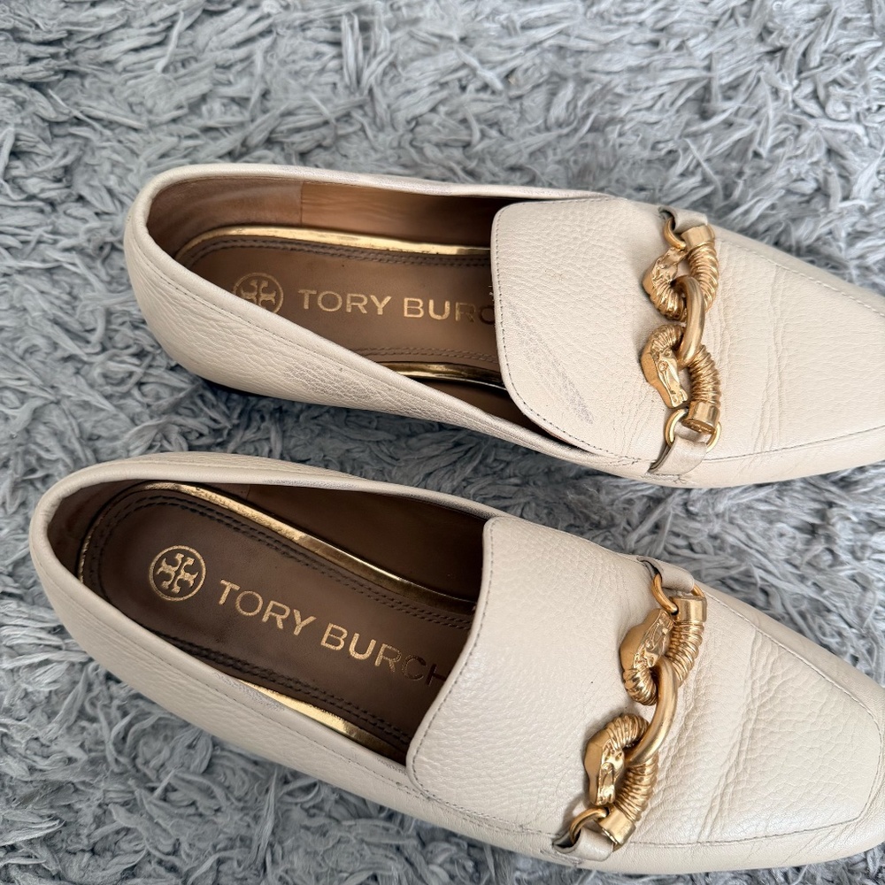 Tory Burch Cream Leather Chain Loafers - Picture 2 of 8